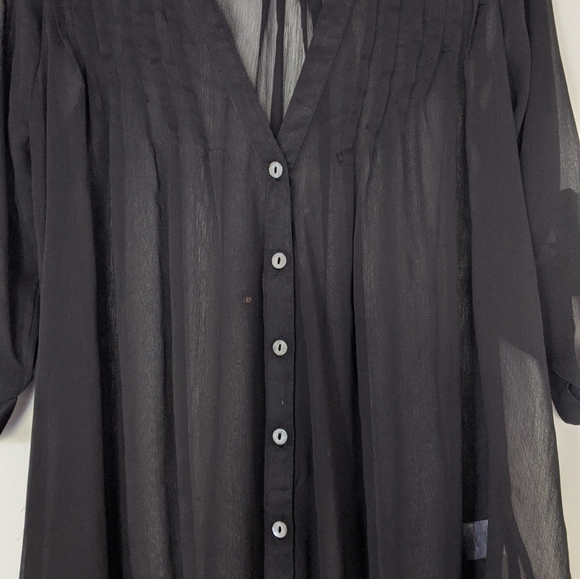 Beautiful olive and oak buttoned down shirt. - Picture 3 of 4